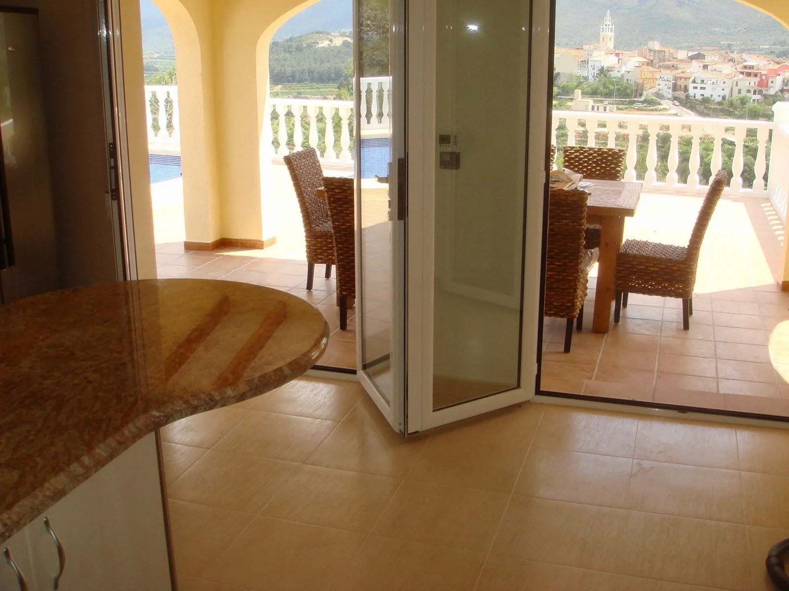 Villa en perfecto estado y con preciosas vistas al valle de Jalón, en Parcent