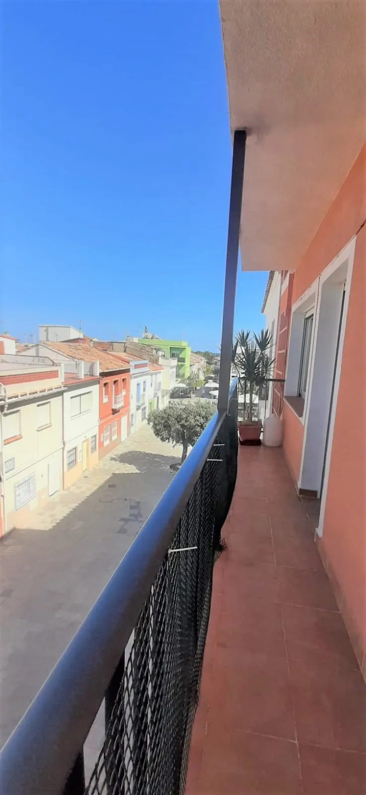 Appartement à quelques mètres du port et de la plage. Région d’Els Magazinos.