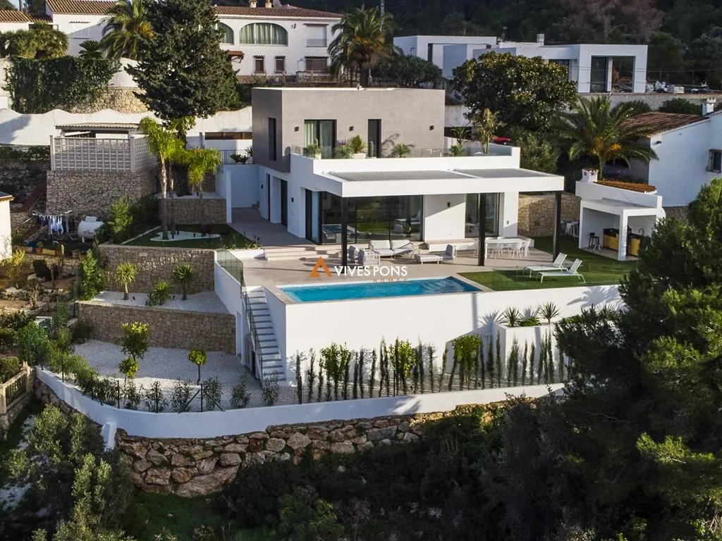 Modern villa with views in Dénia
