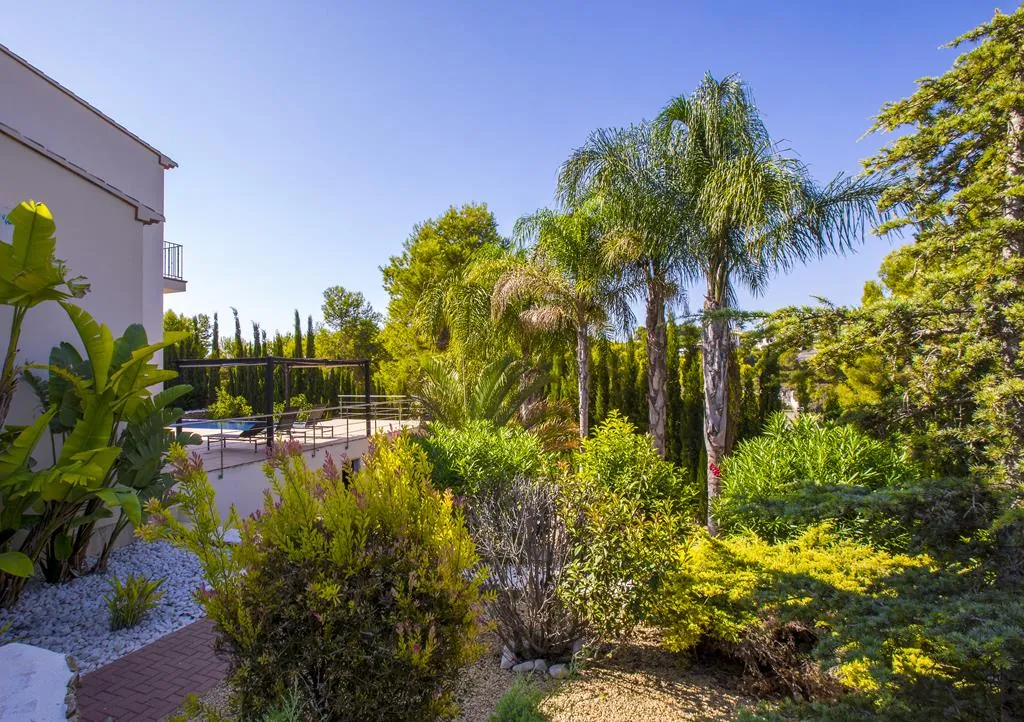 Villa con 4 dormitorios, vistas al Montgó y muy bien ubicada, en Jávea