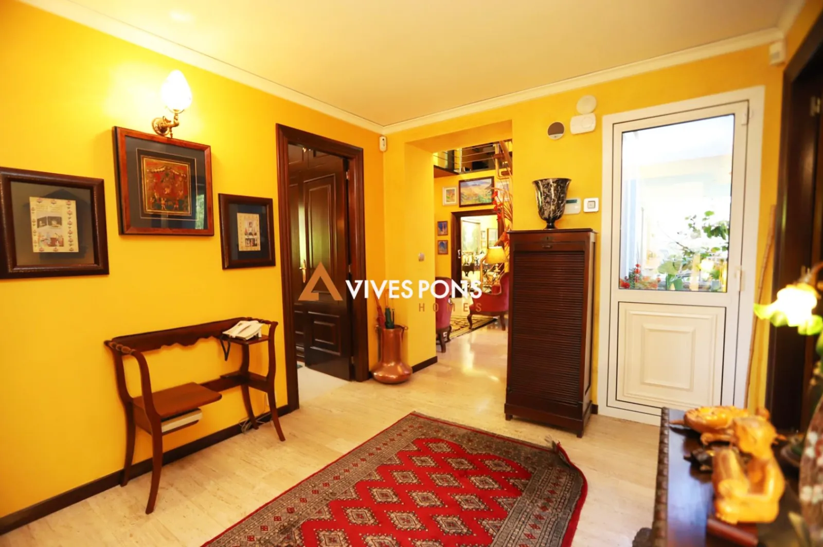 Amplia villa de estilo contemporáneo excelentemente ubicada, Dénia