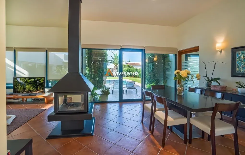 Villa moderna excelentemente ubicada a los pies del Montgó, Jávea