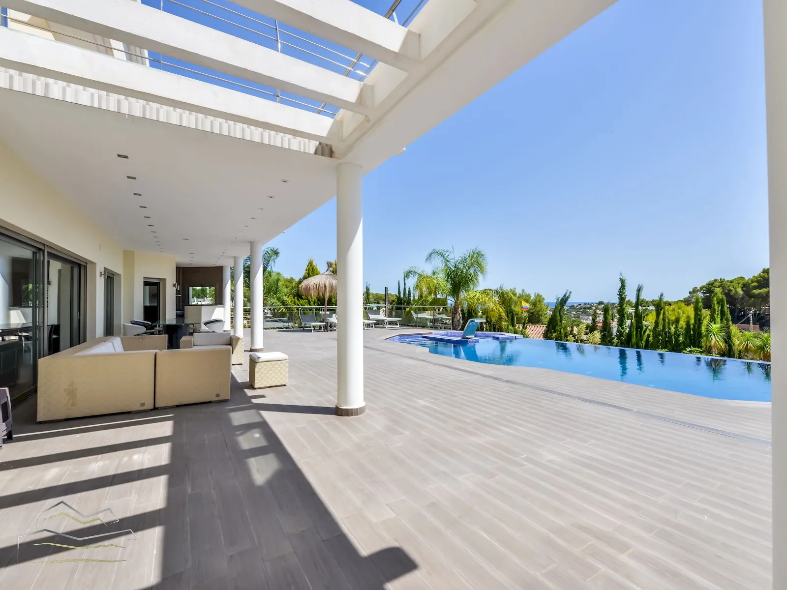 Modern  Luxurious Villa for Sale with Spa  Ocean View