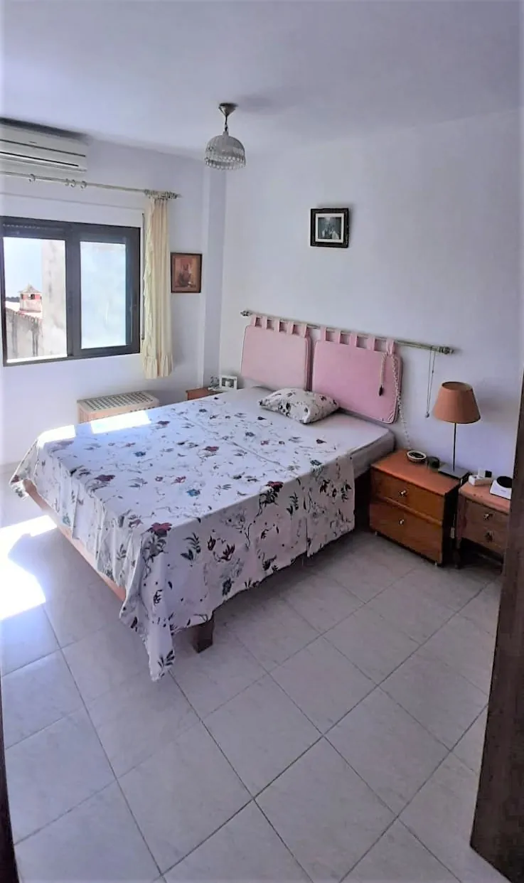Appartement à quelques mètres du port et de la plage. Région d’Els Magazinos.