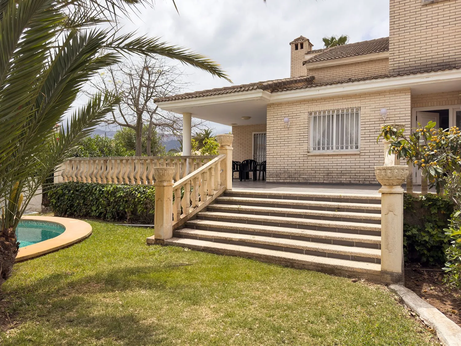 Fantástico chalet unifamiliar con piscina privada y amplias terrazas en Denia