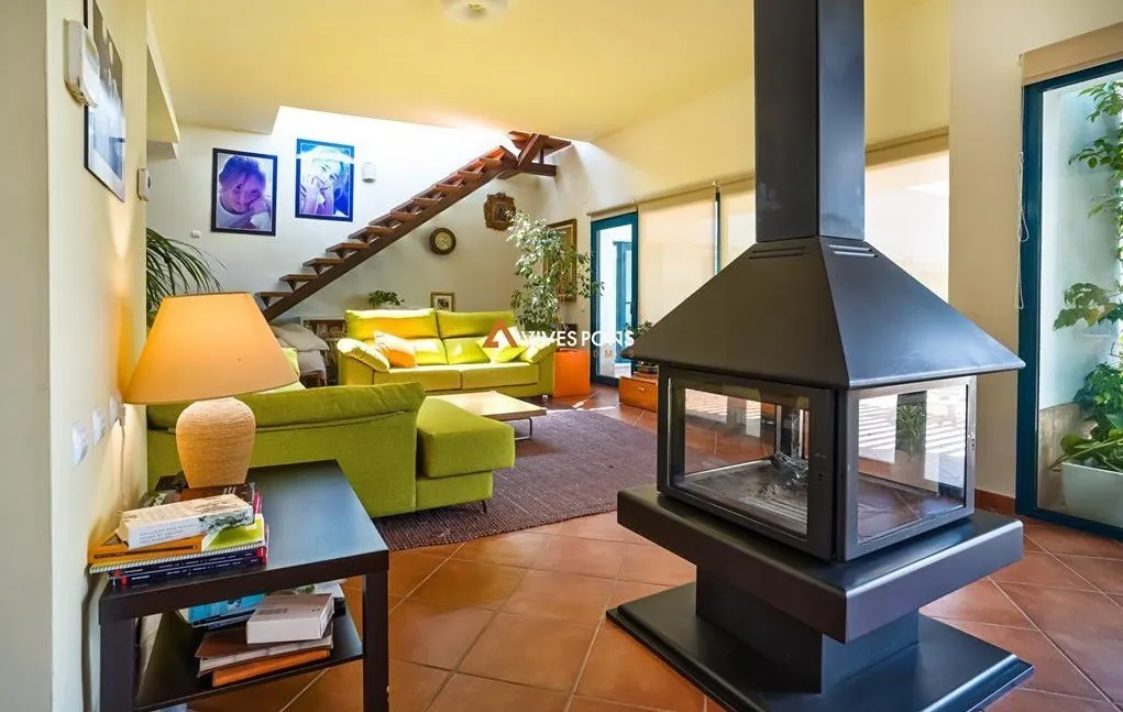 Villa moderna excelentemente ubicada a los pies del Montgó, Jávea