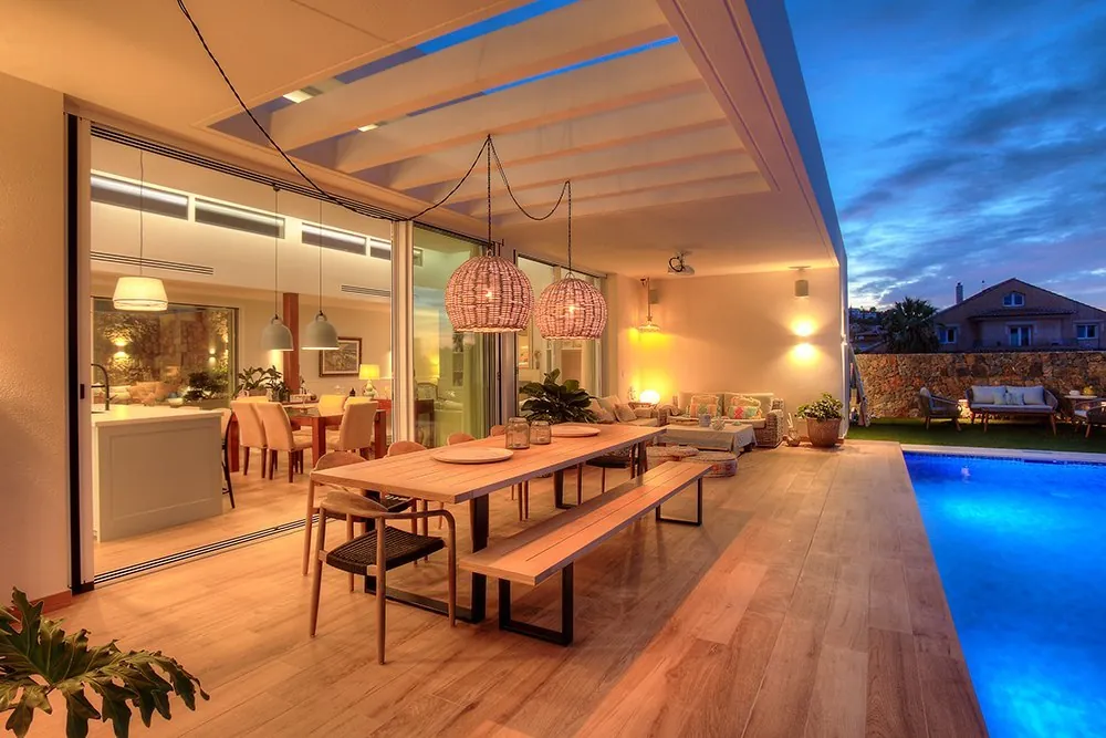 Villa moderna construida por Vives Pons Homes