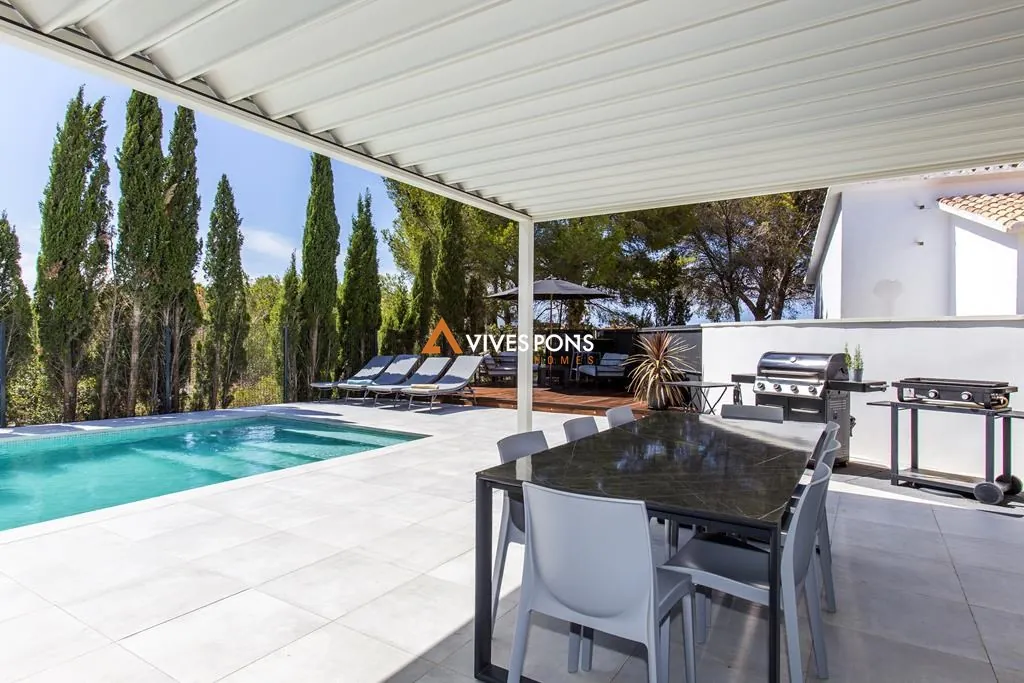 Villa moderna a solo 2,5 km de la Marineta Cassiana, Dénia