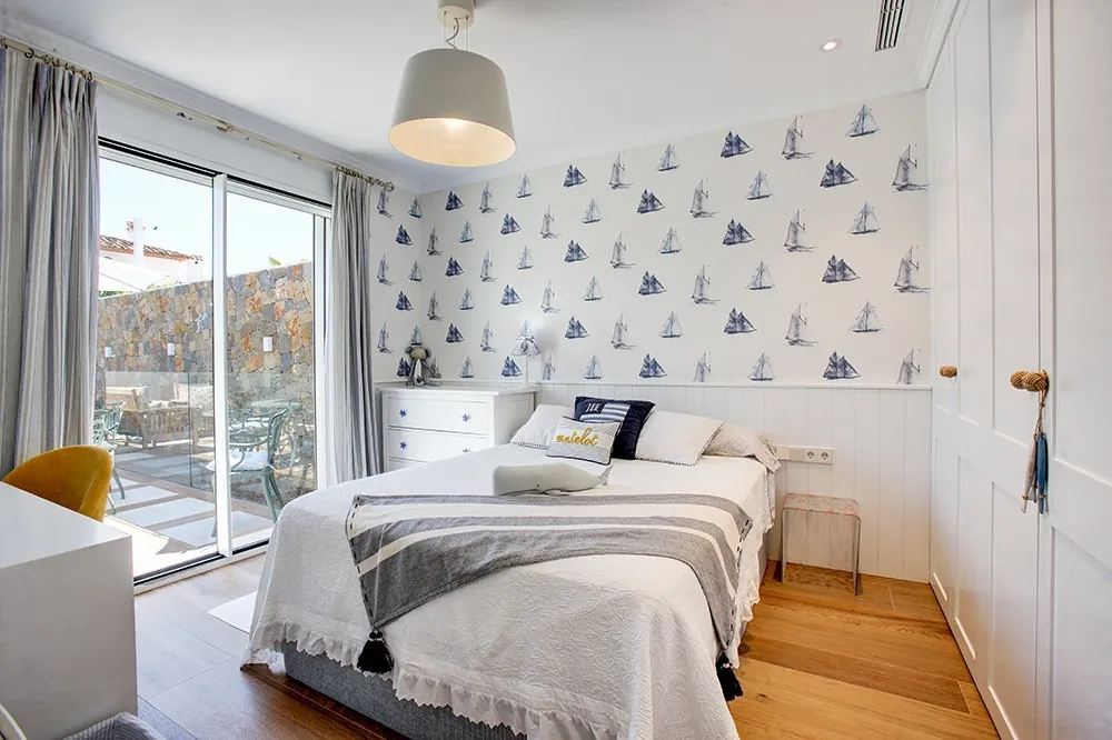 Villa moderna construida por Vives Pons Homes