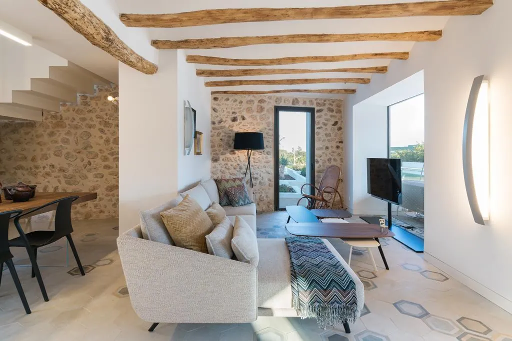 Finca completely renovated by Vives Pons in Xeresa