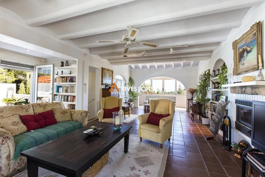 Villa a 1,5 km de Las Rotas, Dénia