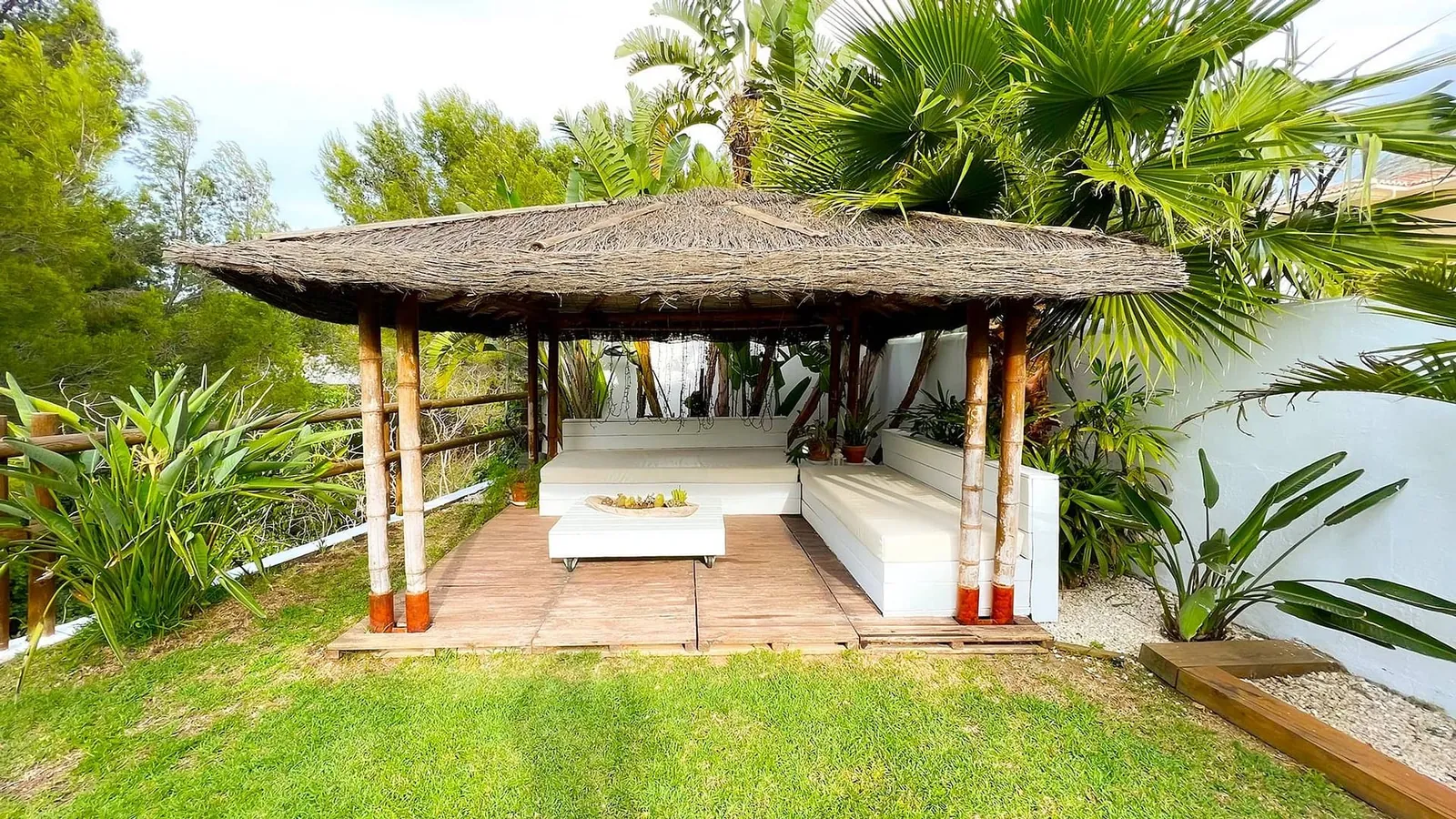 Venta. Chalet/Villa en Denia