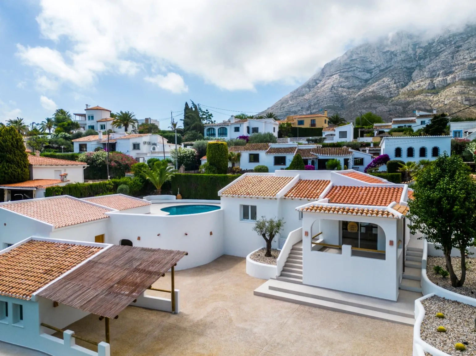 Villa con apartamento independiente, reforma integral, a 1,5 km de la Marineta Cassiana, Dénia