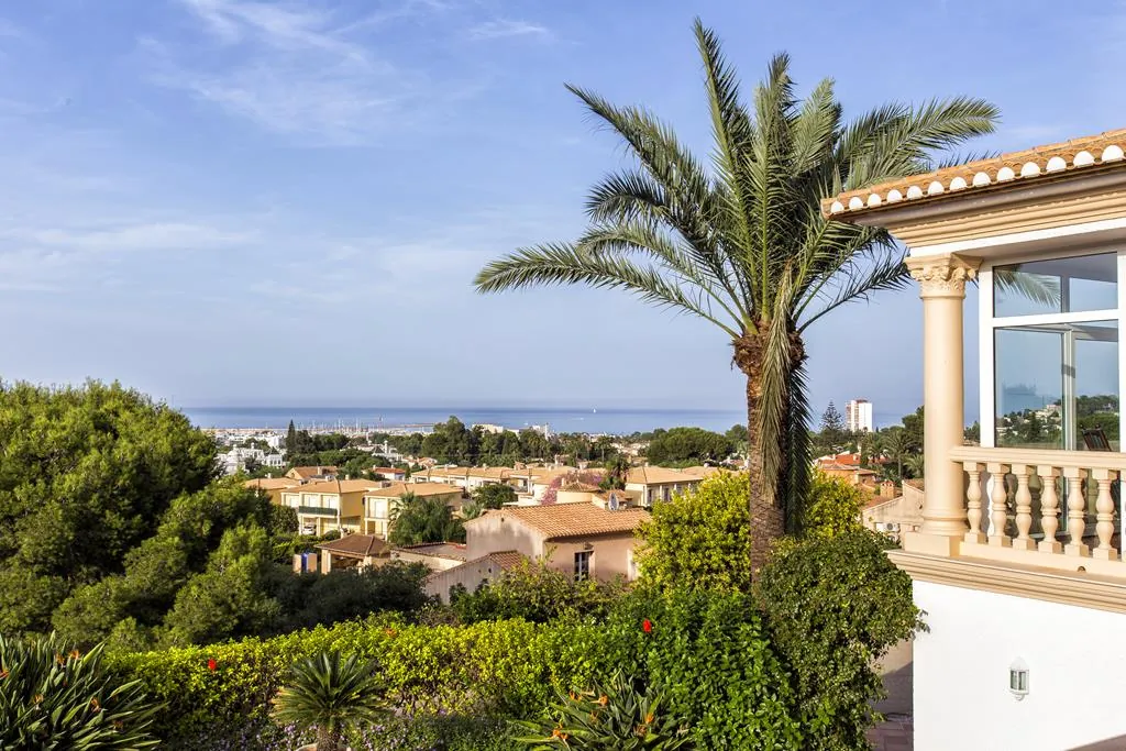 Villa con vistas al mar y al castillo, Dénia