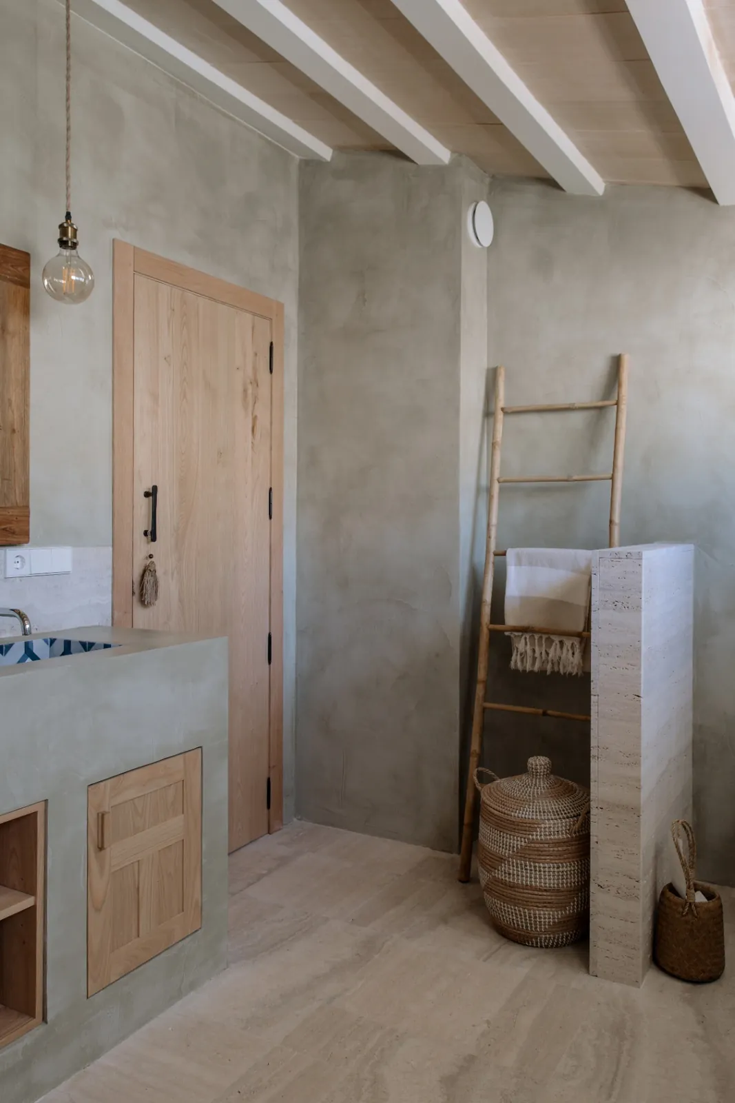 Villa en primera línea de mar renovada integralmente