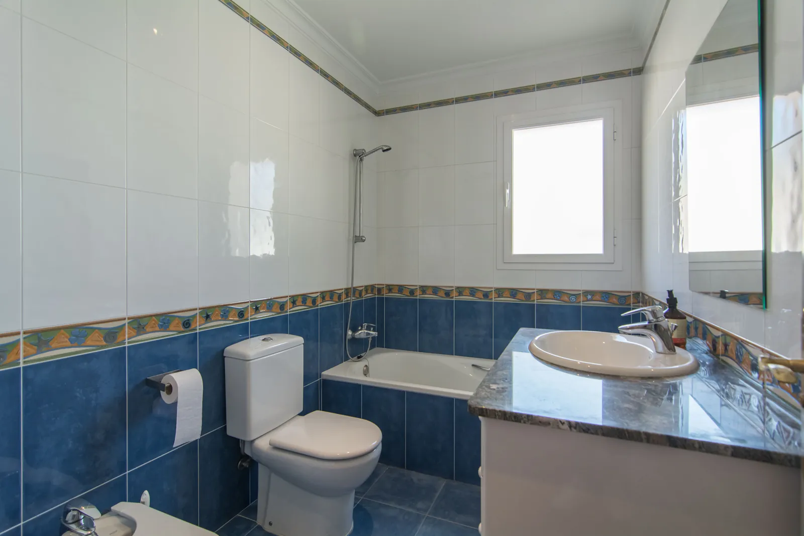 Villa con 4 dormitorios, vistas al Montgó y muy bien ubicada, en Jávea