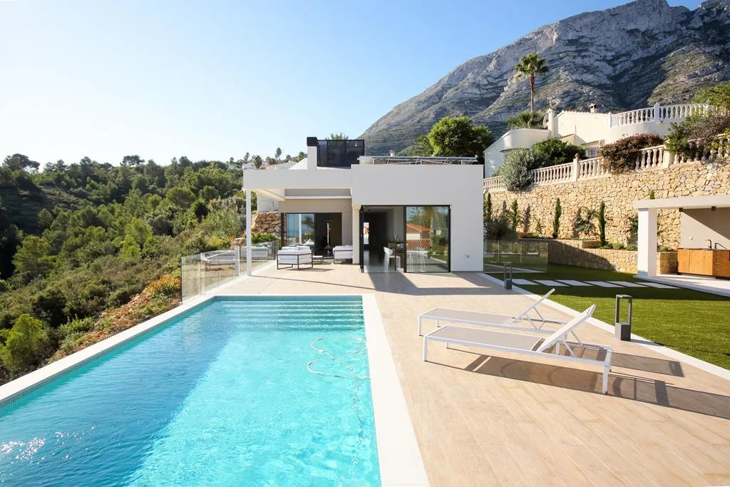 Newly built modern villa in Dénia
