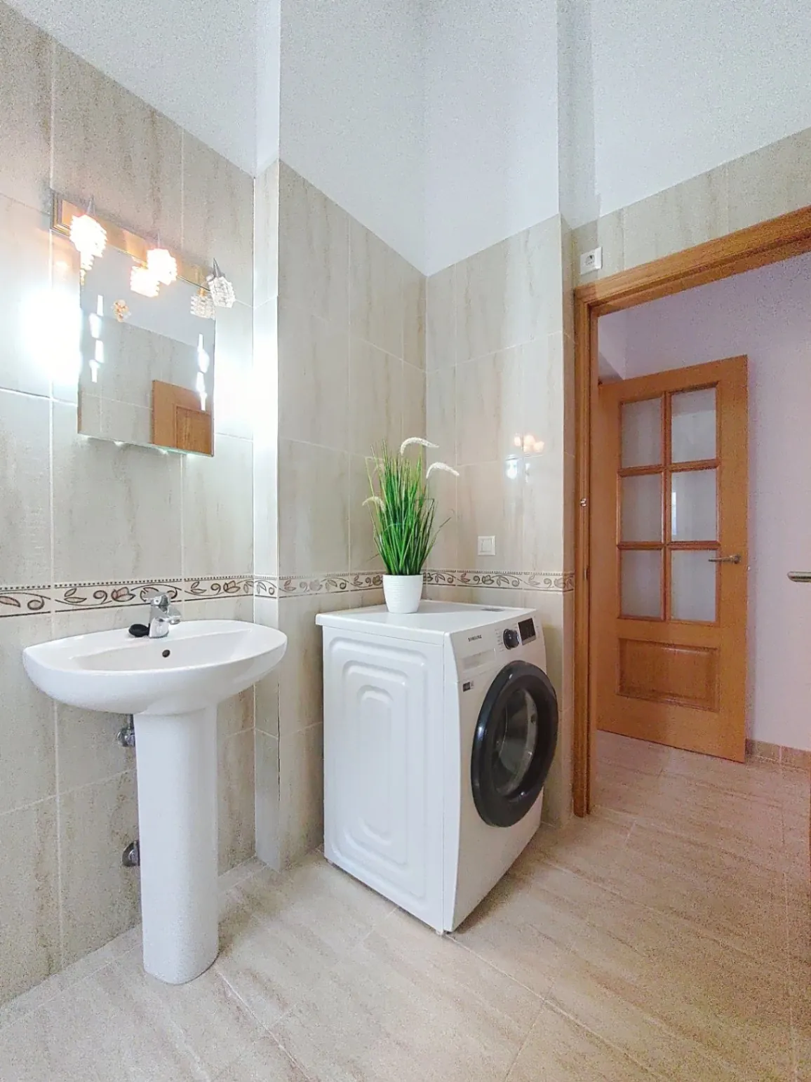 Villa con piscina y vistas abiertas en Monte Pego