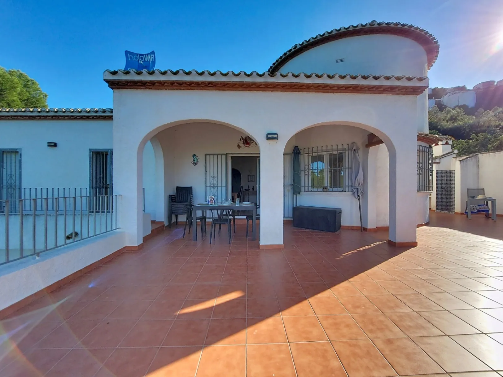 Villa con piscina y vistas abiertas en Monte Pego