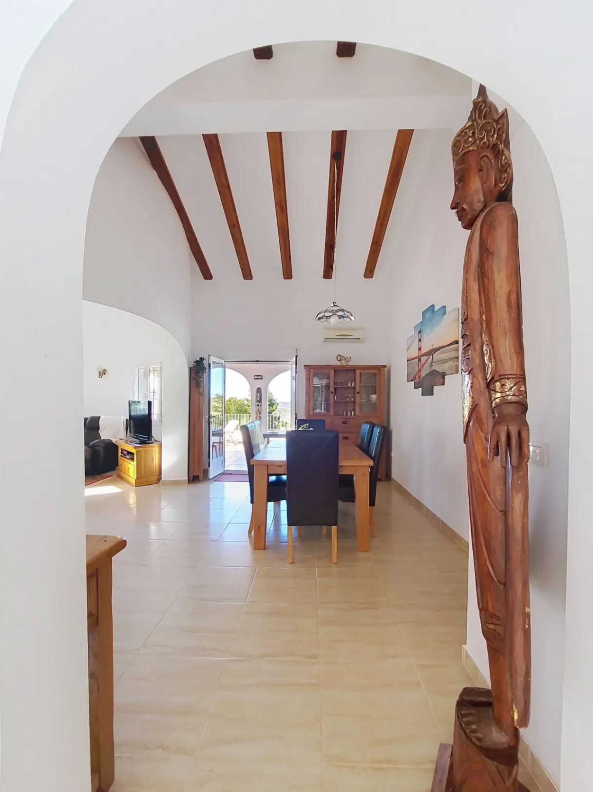 Villa con piscina y vistas abiertas en Monte Pego