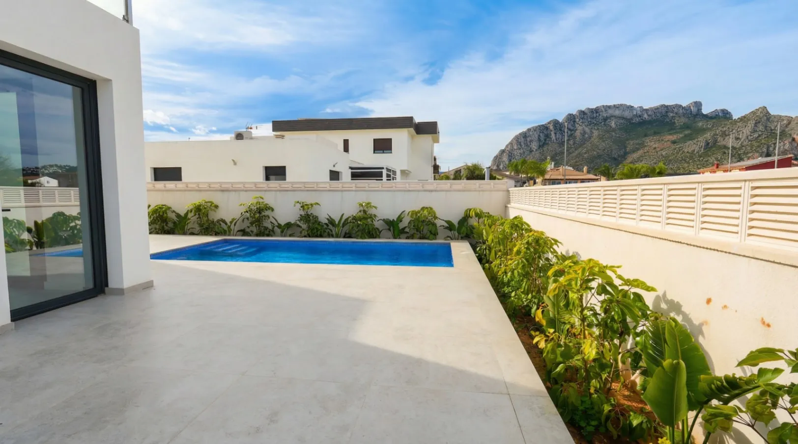 Moderna villa de nueva construcción en Vergel