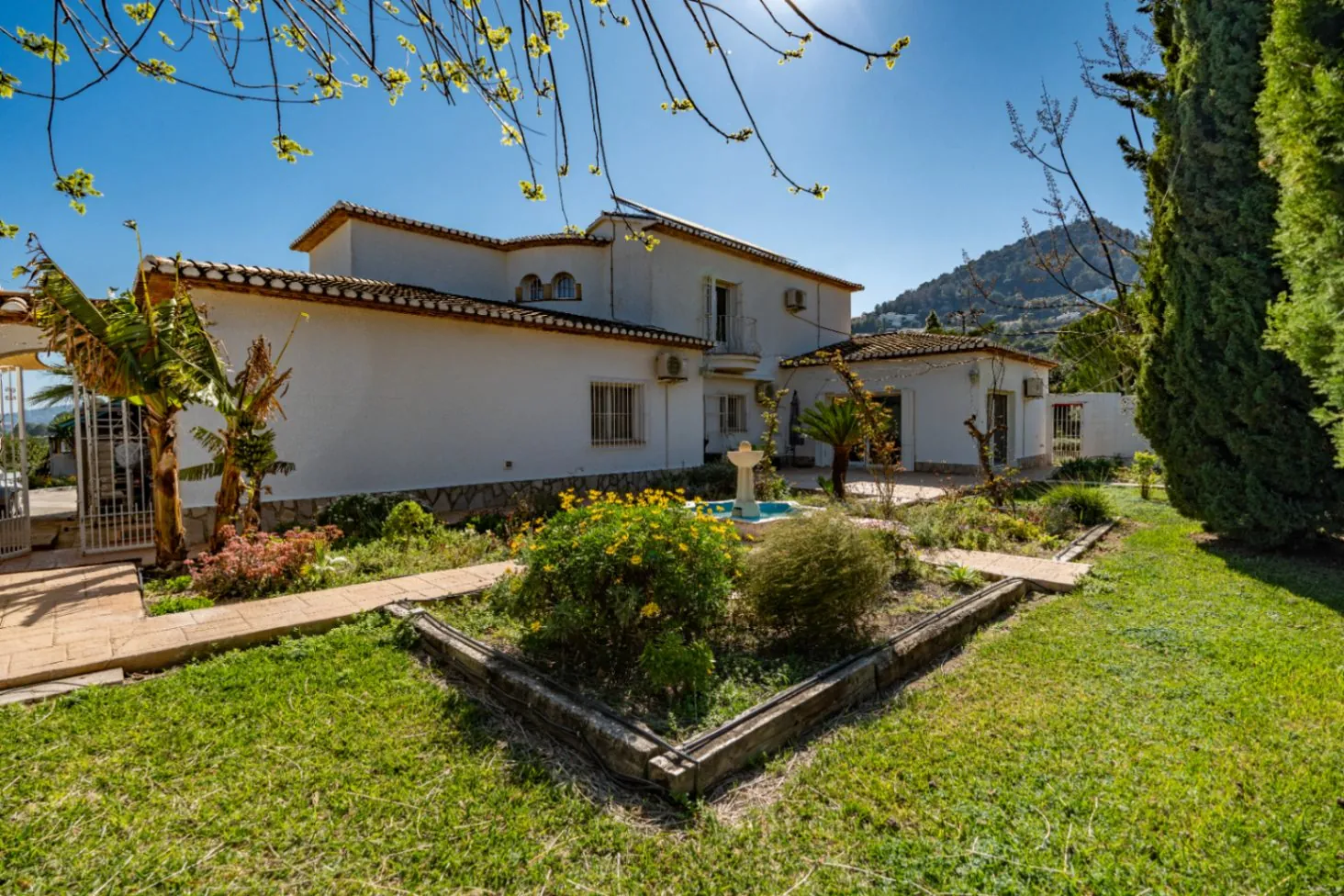 Finca Lisa – Elegante Finca Mediterránea con Casa de Huéspedes en Albardanera, La Sella