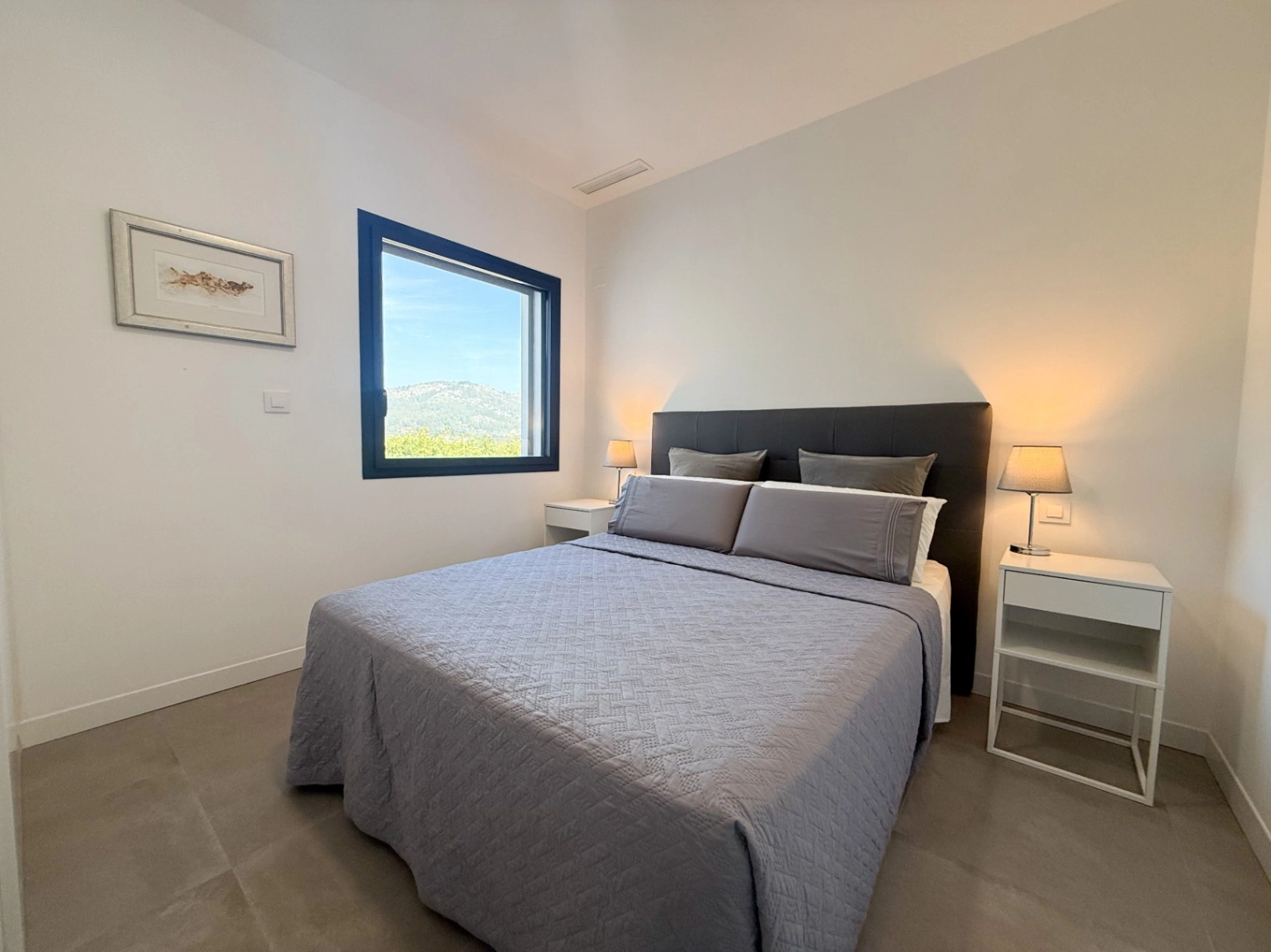 Villa de lujo contemporánea con privacidad absoluta y vistas al valle en un entorno natural excepcional