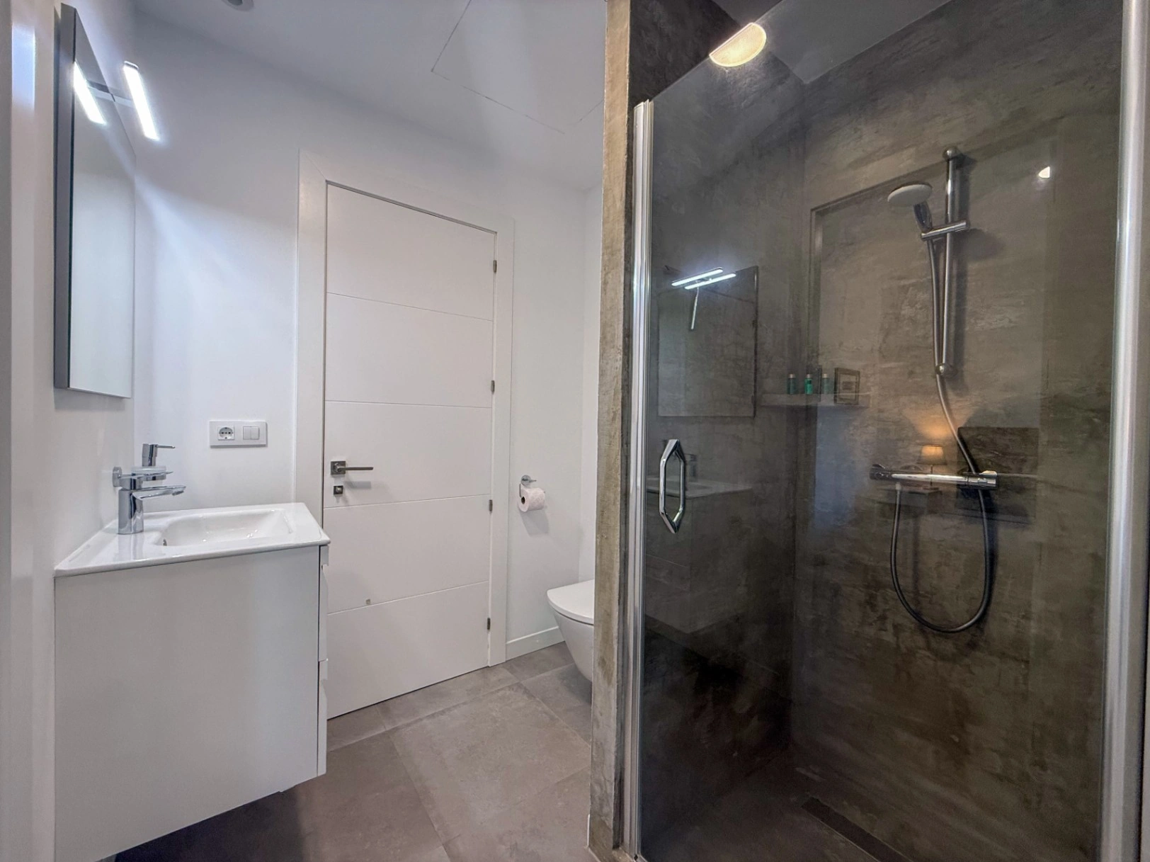 Villa de lujo contemporánea con privacidad absoluta y vistas al valle en un entorno natural excepcional