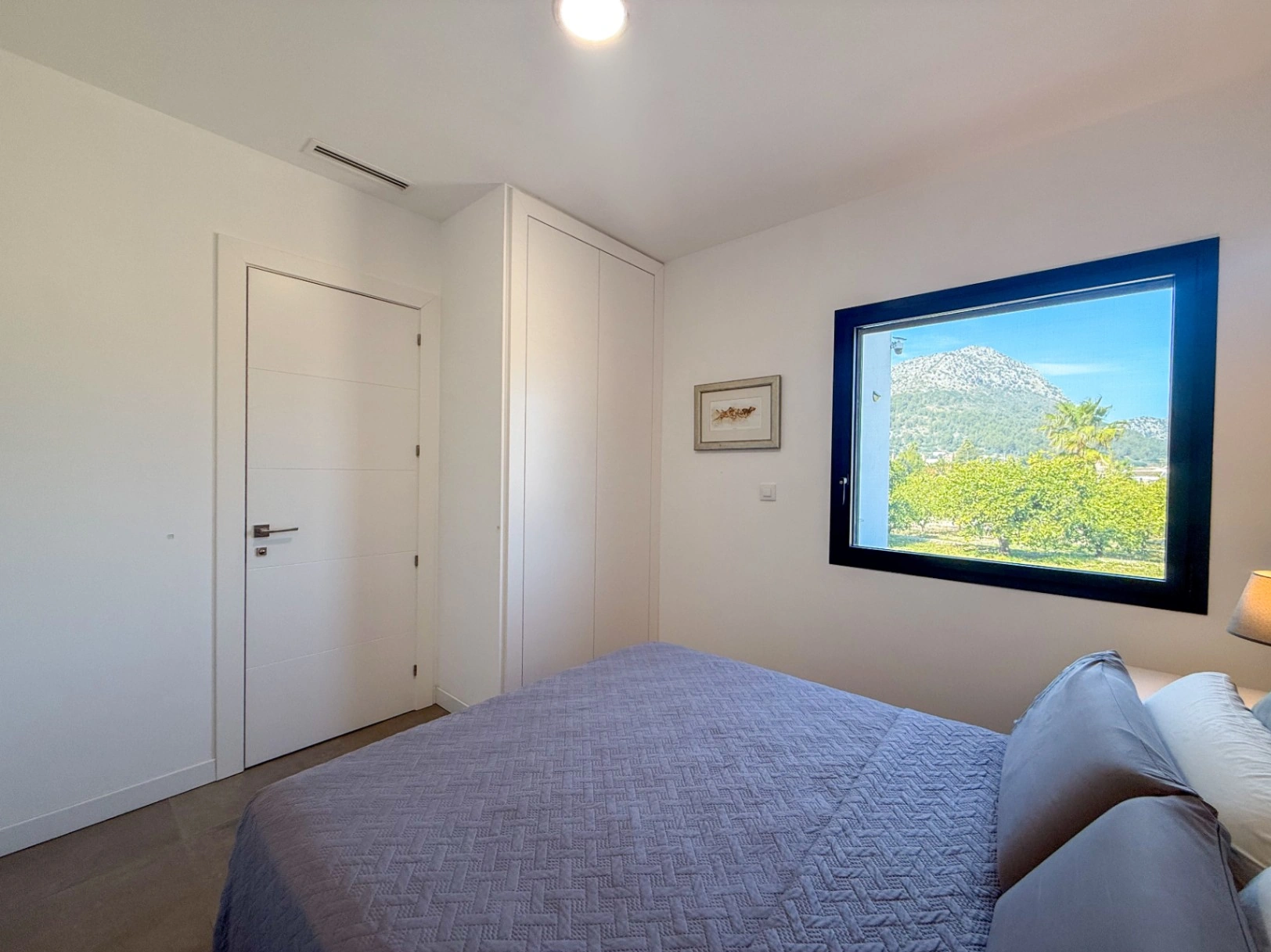 Villa de lujo contemporánea con privacidad absoluta y vistas al valle en un entorno natural excepcional