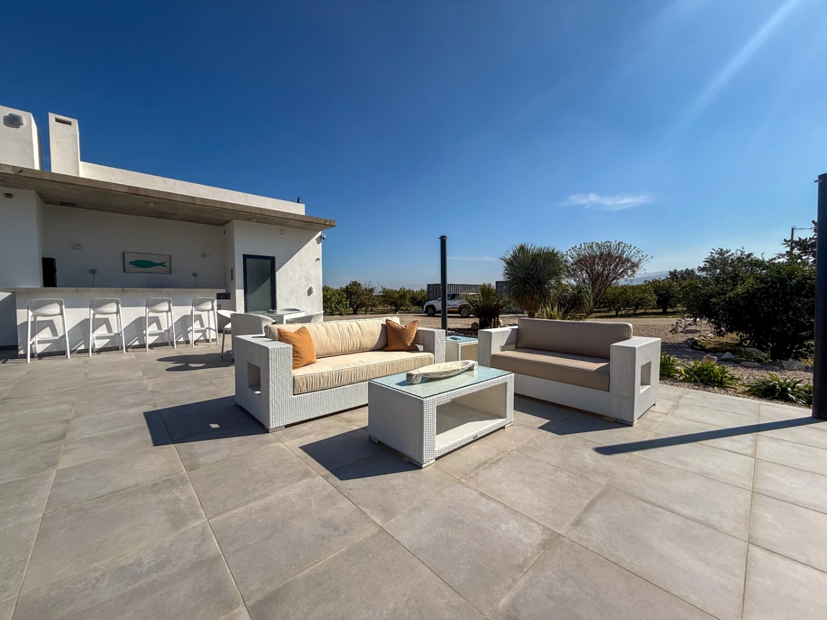 Villa de lujo contemporánea con privacidad absoluta y vistas al valle en un entorno natural excepcional