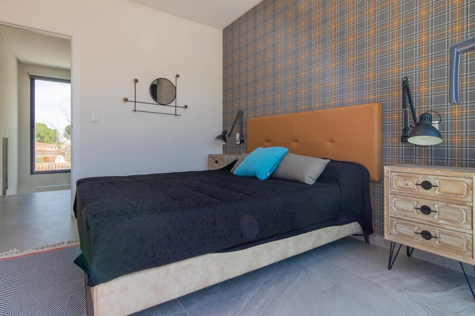Villa moderna con vistas al mar y montaña en Denia