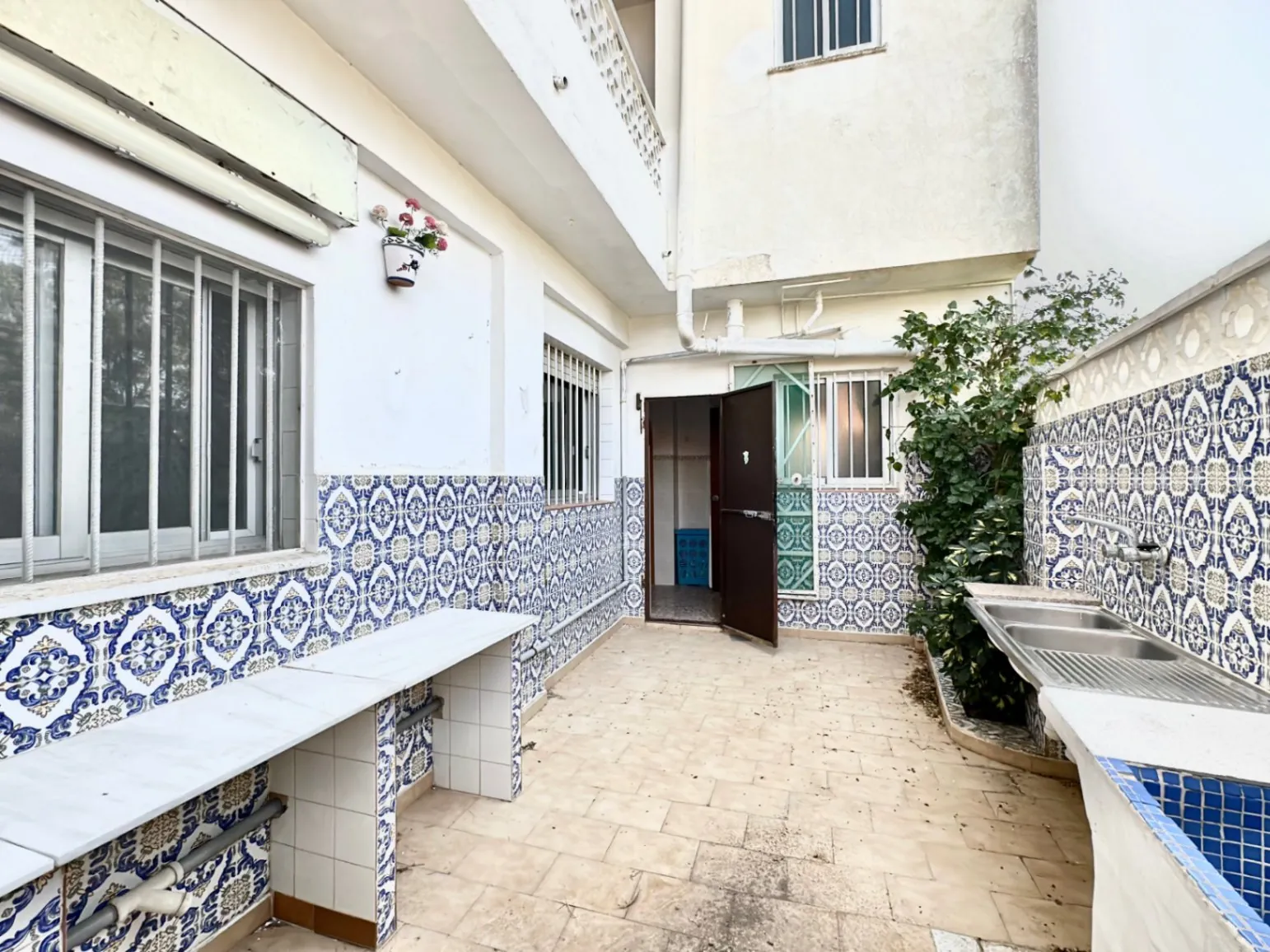 Adosado XXL con vistas al mar y cocina de verano, chemenea a 50m de la playa de arena fina Deveses (Denia)