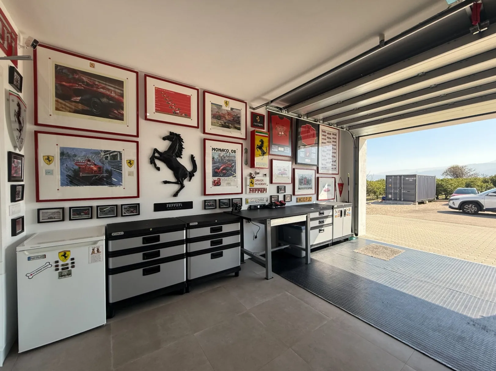 Villa de lujo contemporánea con privacidad absoluta y vistas al valle en un entorno natural excepcional