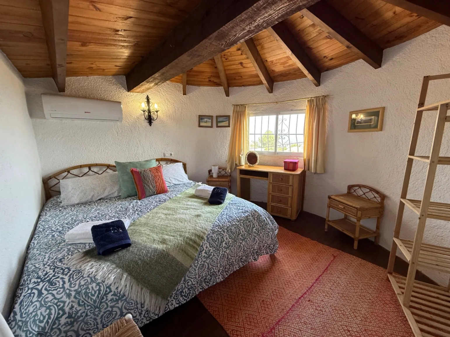Encantadora villa en la zona del Montgó con vistas panorámicas al mar, al castillo y a la ciudad de Dénia