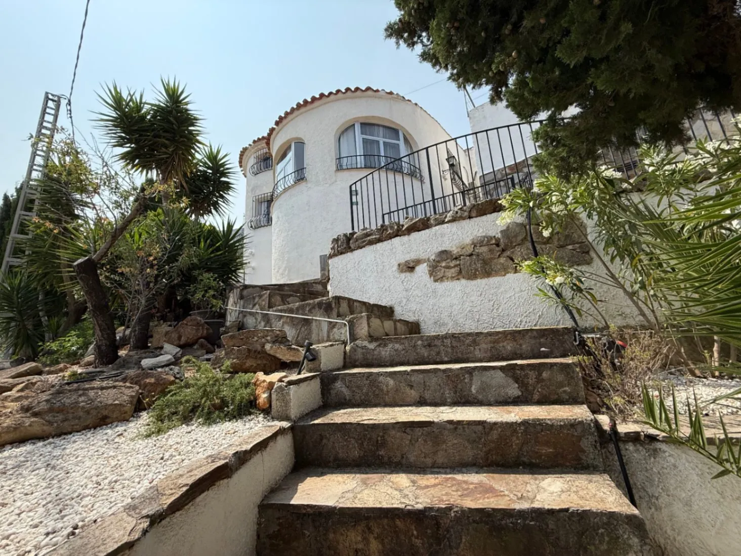 Encantadora villa en la zona del Montgó con vistas panorámicas al mar, al castillo y a la ciudad de Dénia