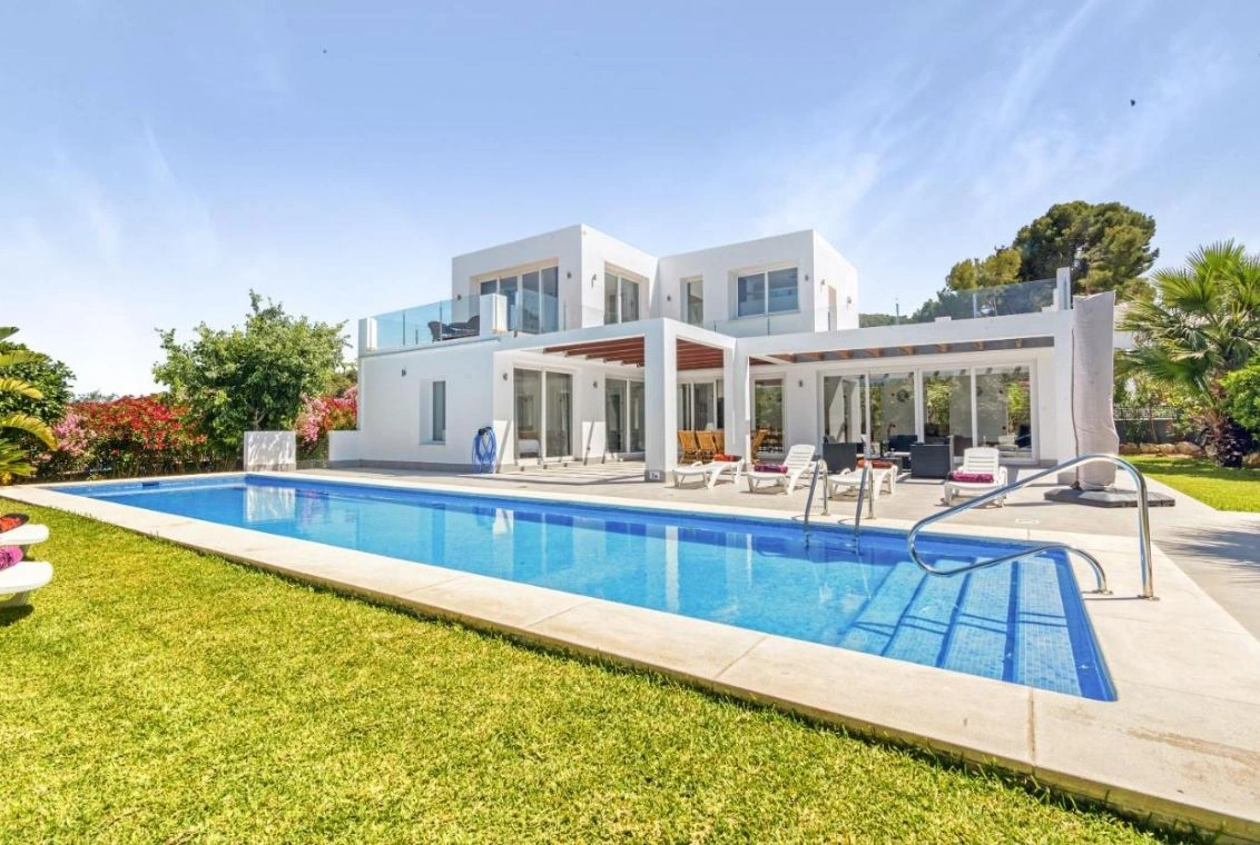 Villa Río Mundo - Amueblada con lujo y licencia turística en ubicación privilegiada