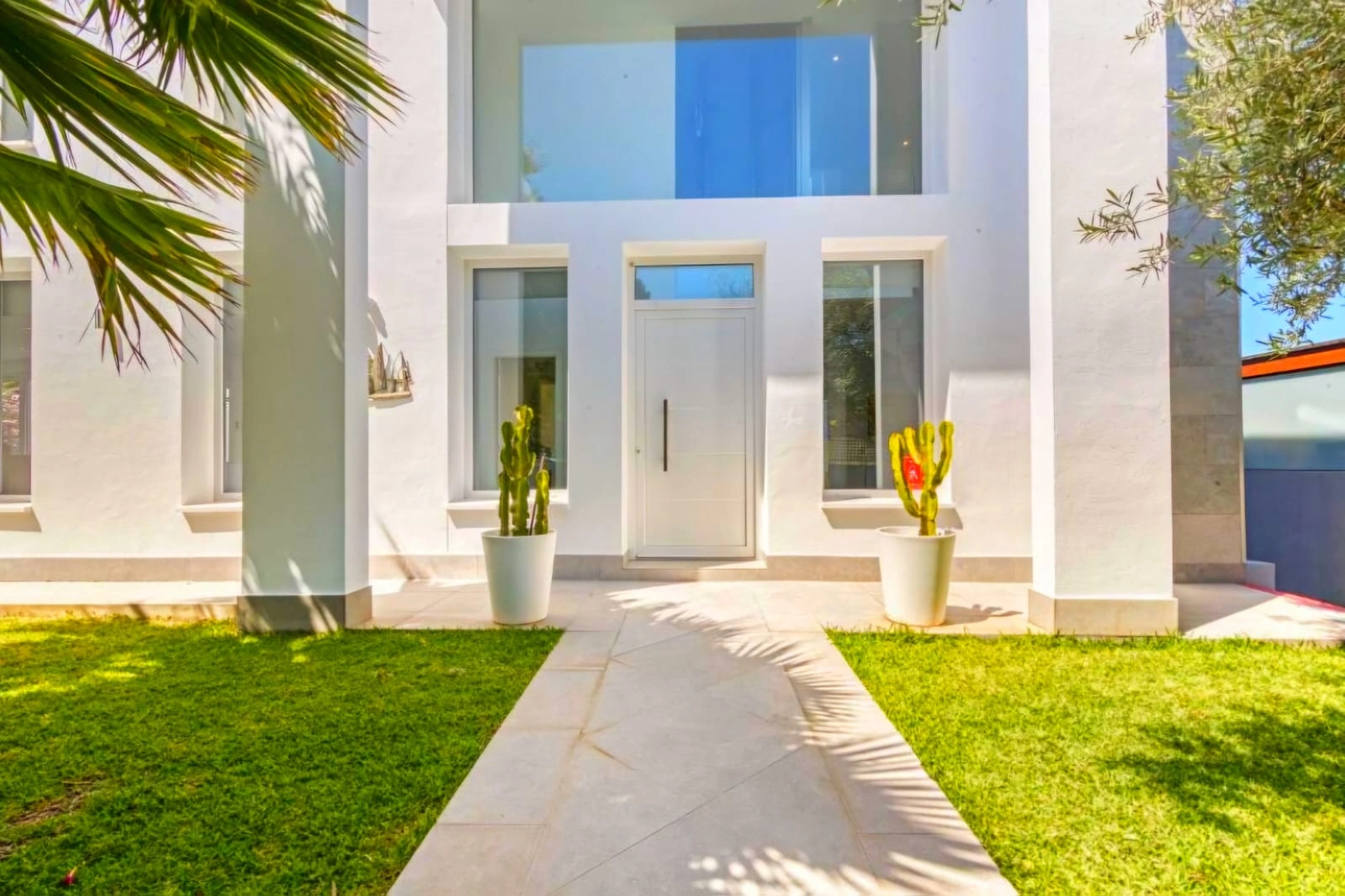 Villa Río Mundo - Amueblada con lujo y licencia turística en ubicación privilegiada