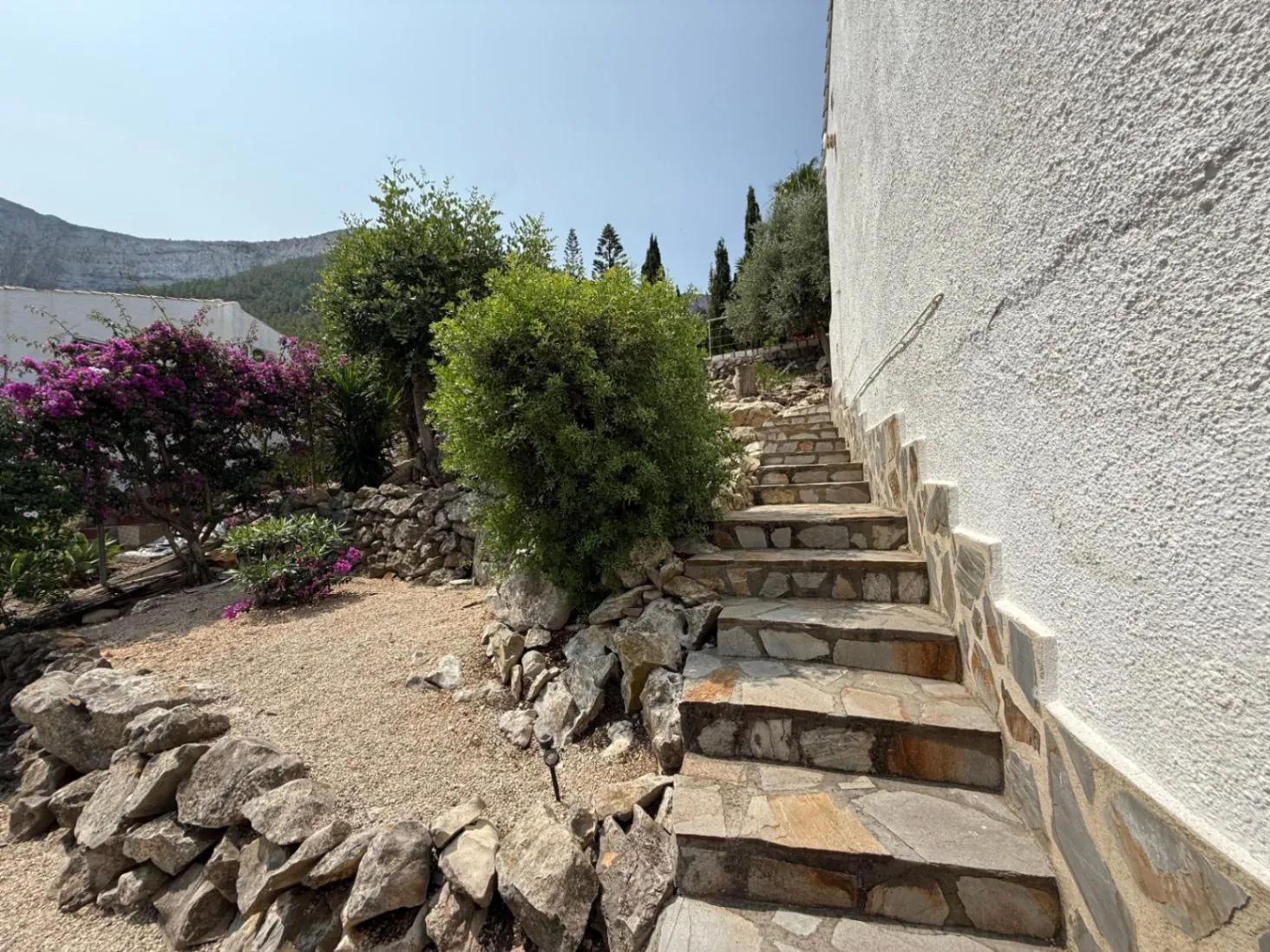 Encantadora villa en la zona del Montgó con vistas panorámicas al mar, al castillo y a la ciudad de Dénia