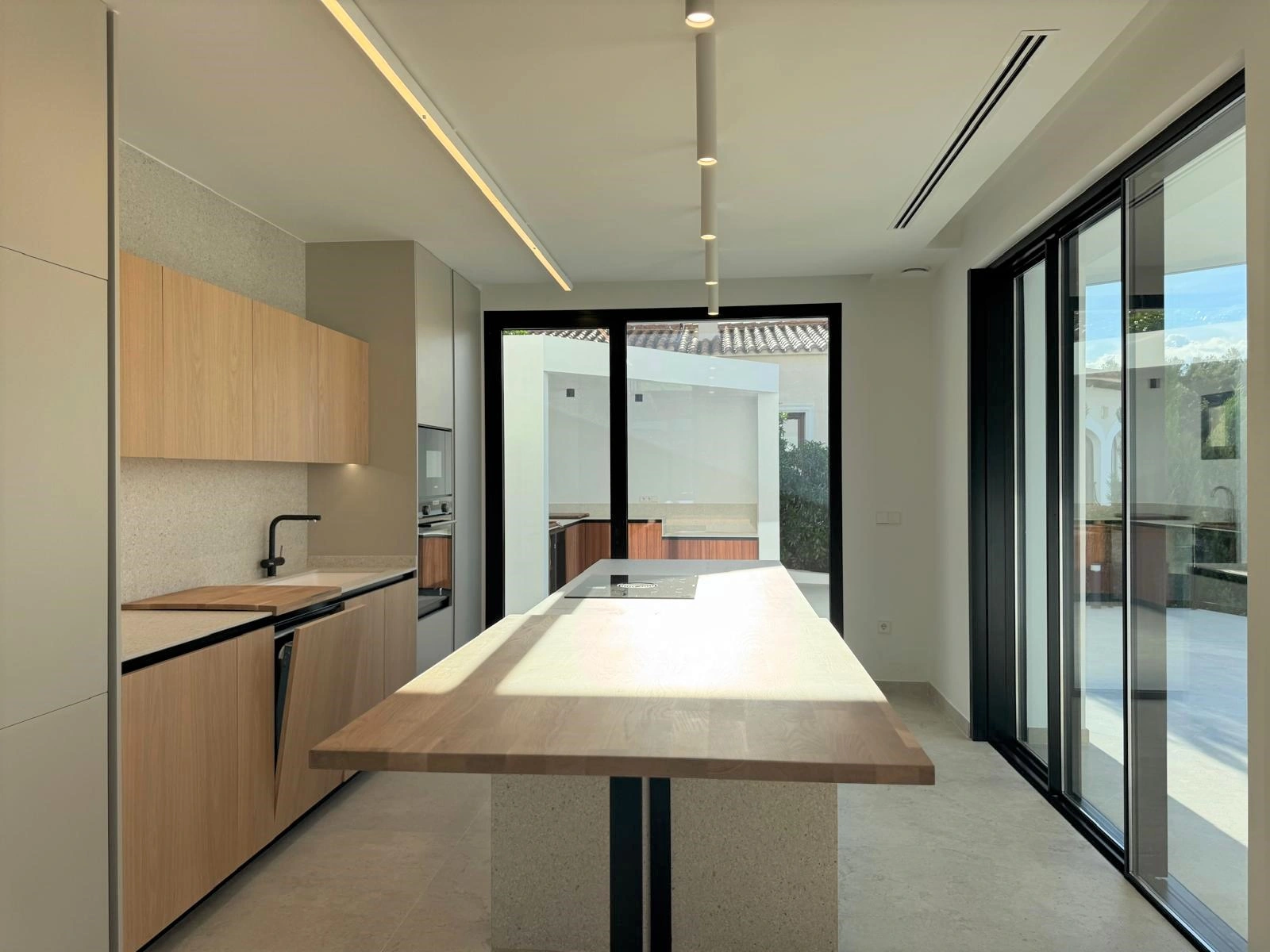 Villa moderna en construcción en La Pedrera, Dénia
