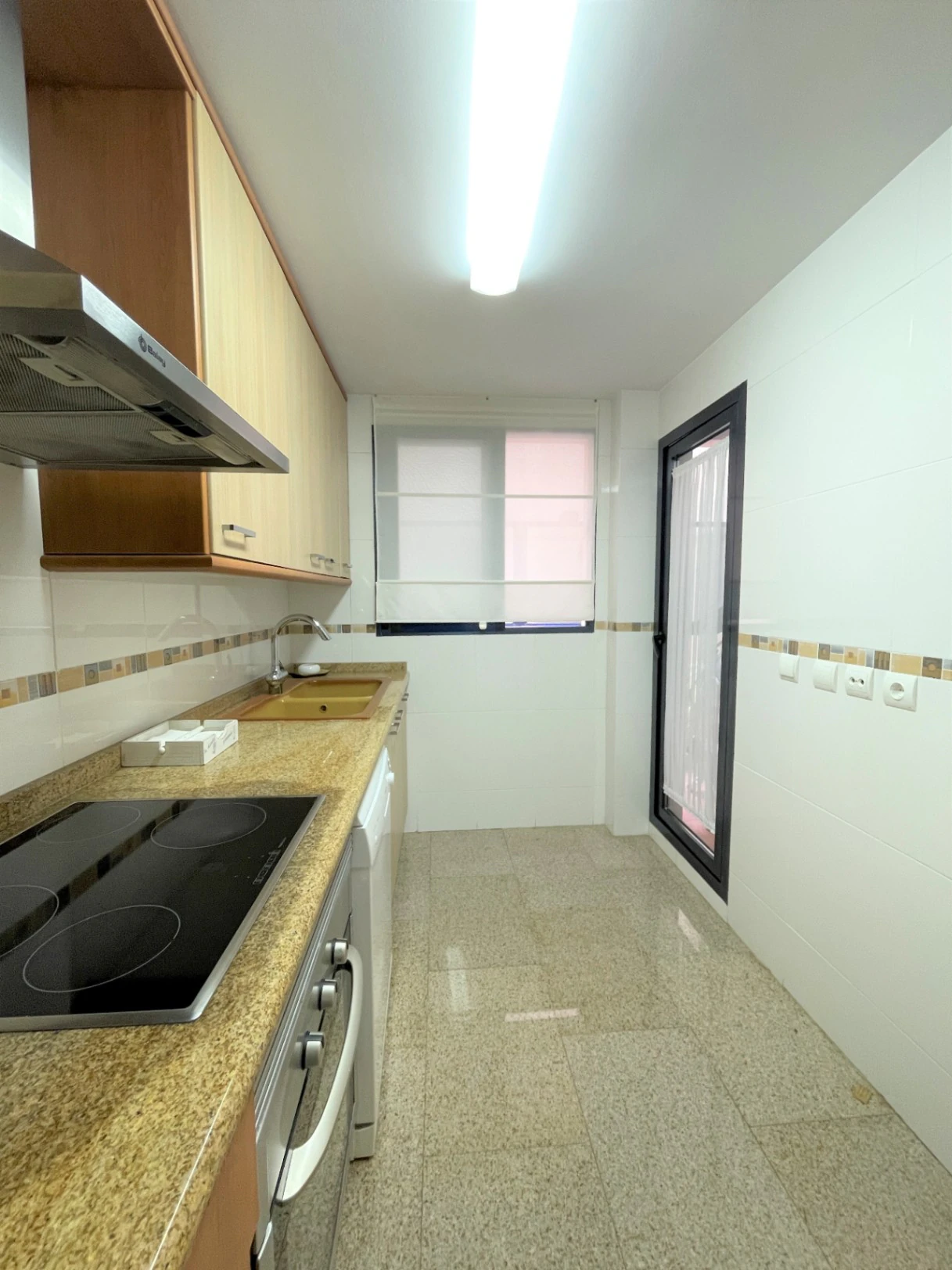 Apartamento impecable con terraza, parking y excelente ubicación a 400 m de la playa en Dénia