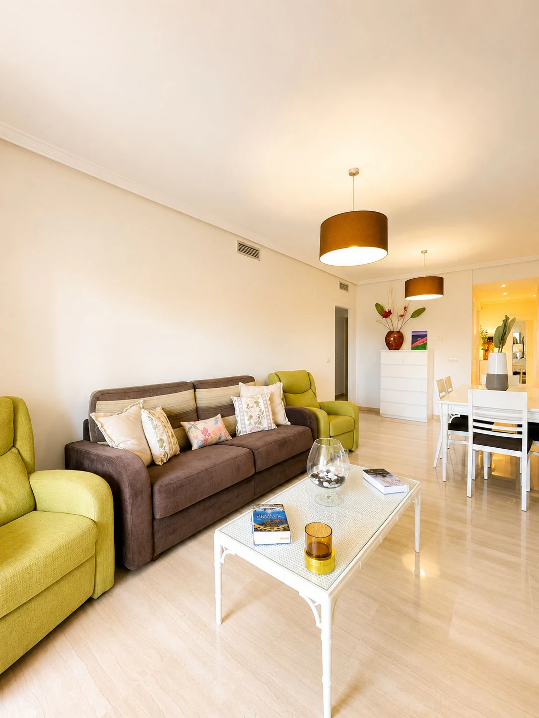 Apartamento impecable con terraza, parking y excelente ubicación a 400 m de la playa en Dénia