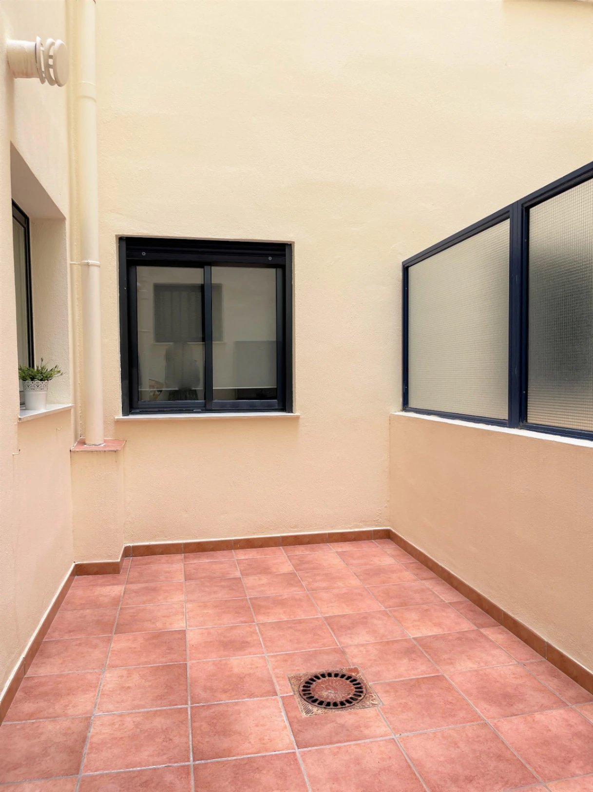 Apartamento impecable con terraza, parking y excelente ubicación a 400 m de la playa en Dénia