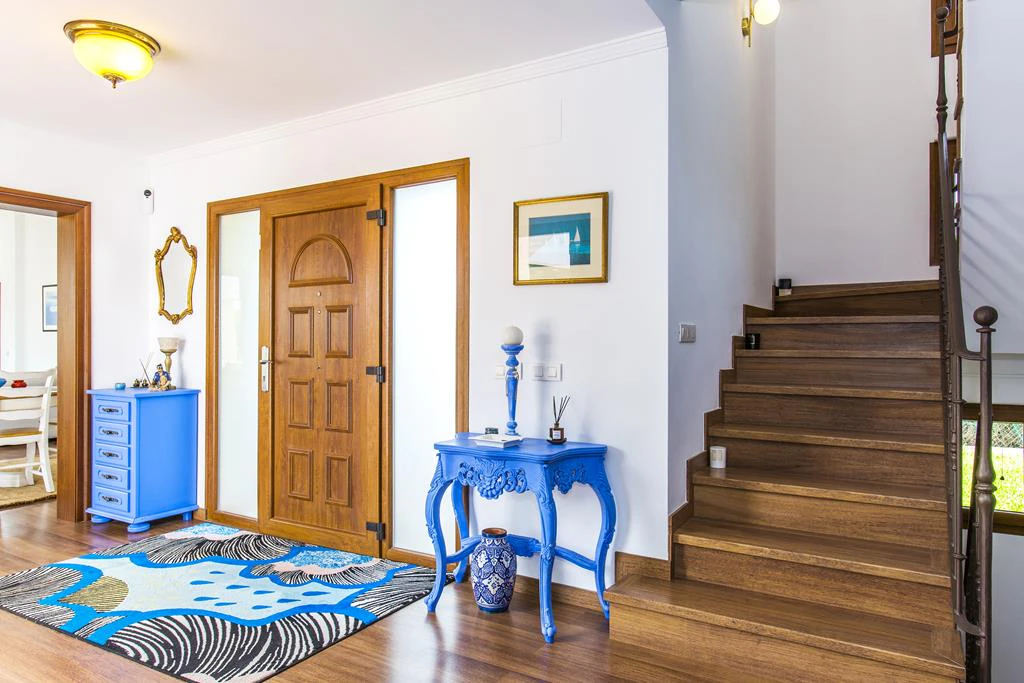 Villa con vistas al mar y acceso al parque natural del Montgó
