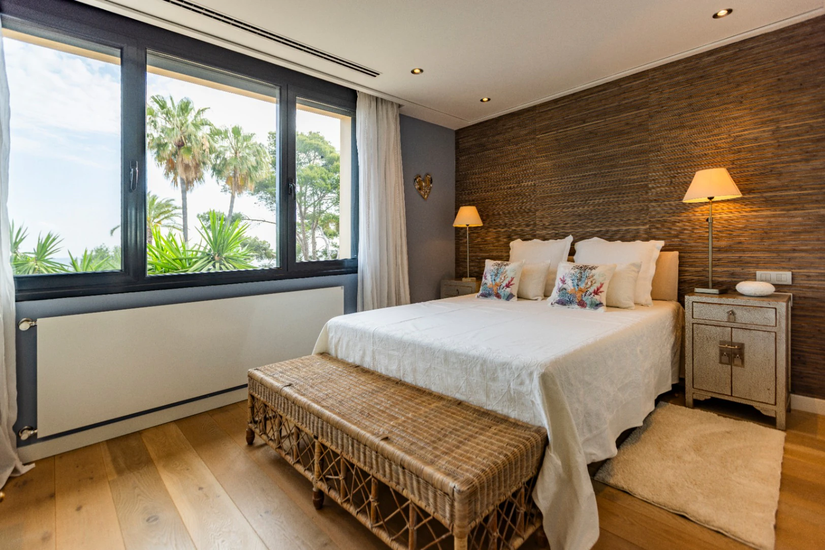 Villa exclusiva de estilo mediterráneo en primera línea en la Marineta Cassiana, Dénia