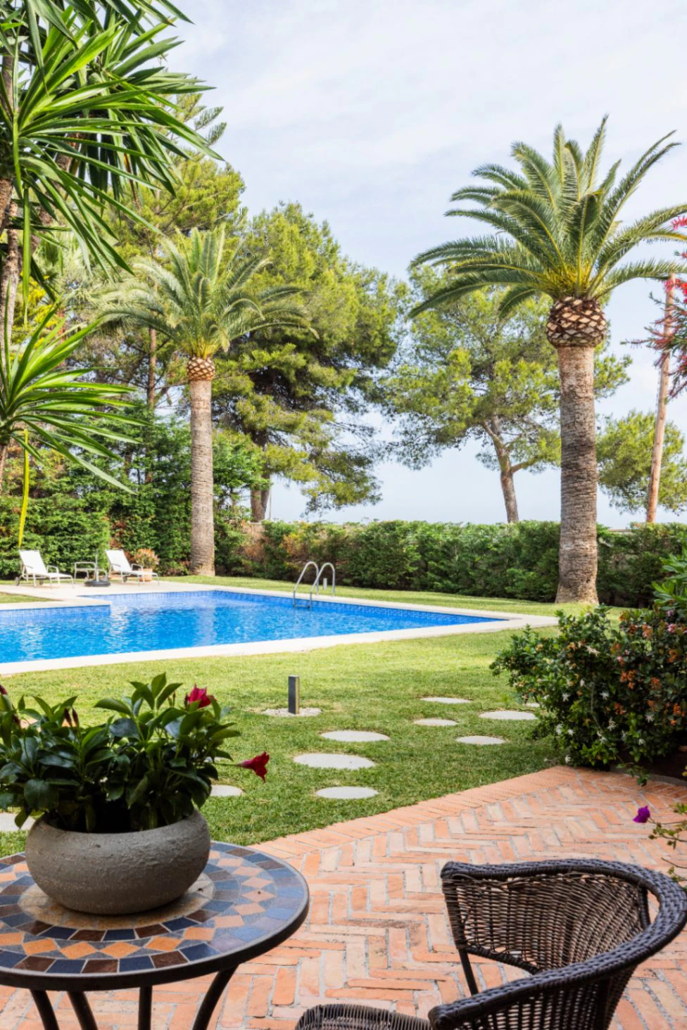 Villa exclusiva de estilo mediterráneo en primera línea en la Marineta Cassiana, Dénia