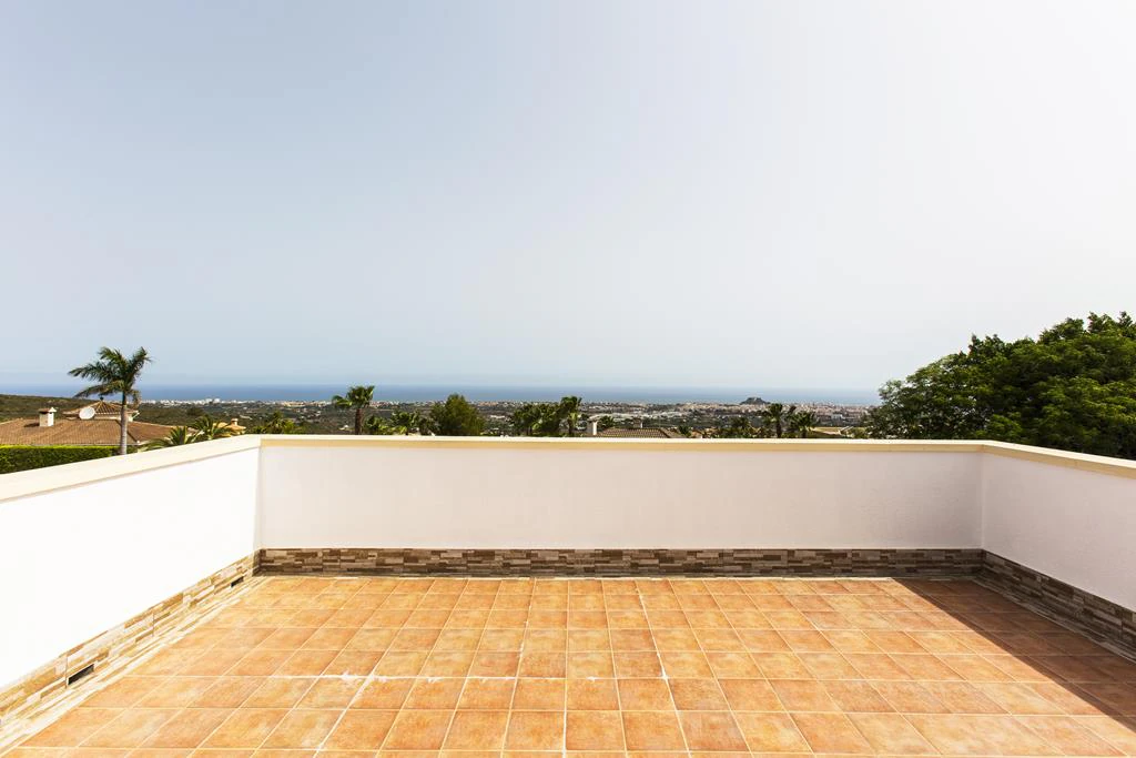 Villa con vistas al mar y acceso al parque natural del Montgó