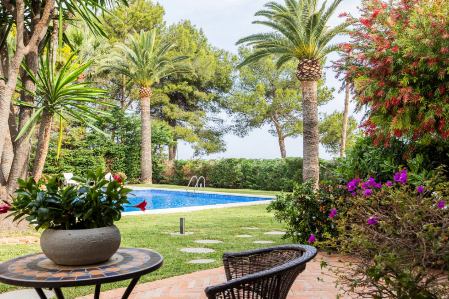 Villa exclusiva de estilo mediterráneo en primera línea en la Marineta Cassiana, Dénia