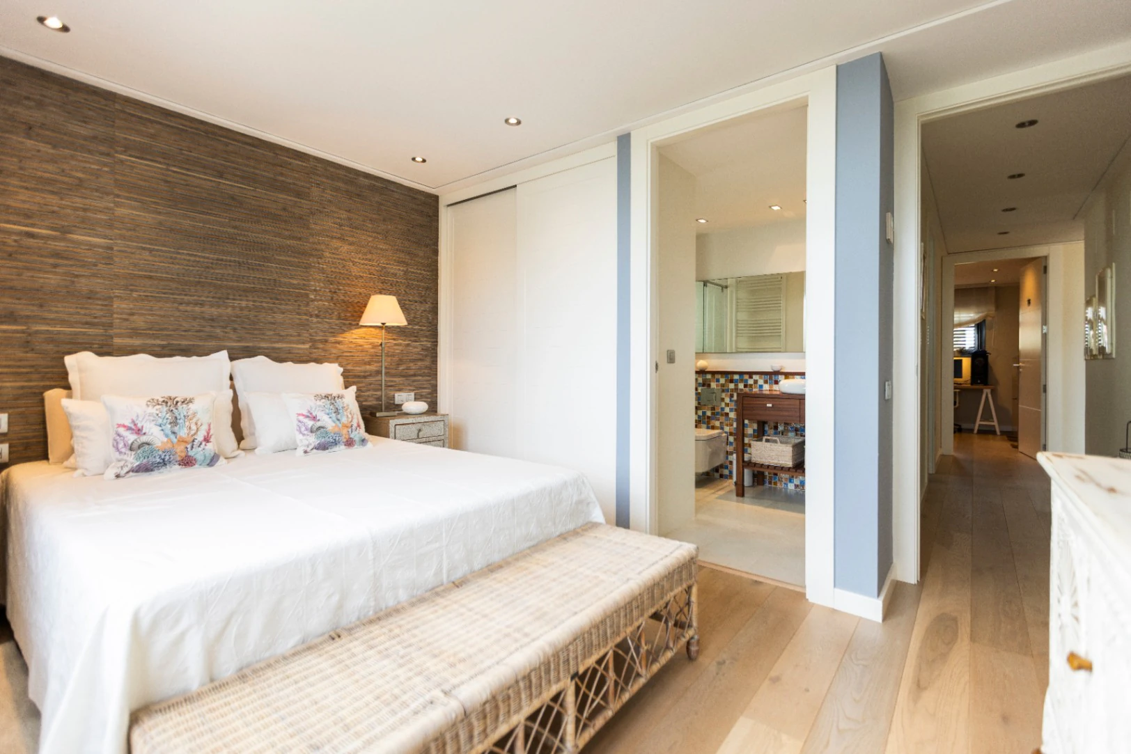 Villa exclusiva de estilo mediterráneo en primera línea en la Marineta Cassiana, Dénia