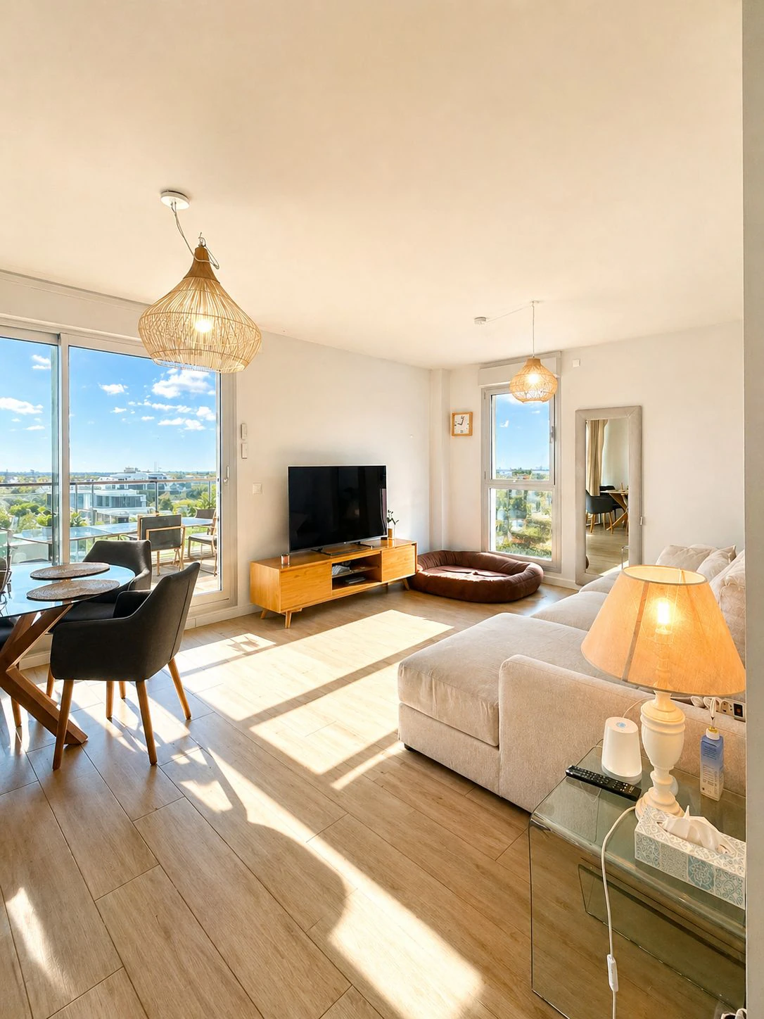 Ático de 4 dormitorios con terraza, solárium y vistas al mar en Marina Real II