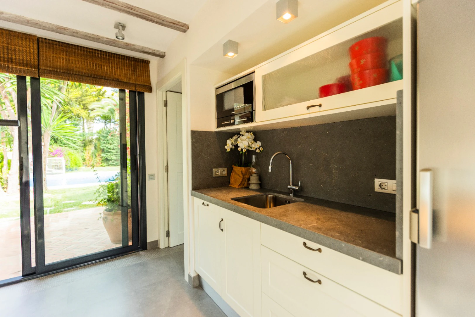 Villa exclusiva de estilo mediterráneo en primera línea en la Marineta Cassiana, Dénia